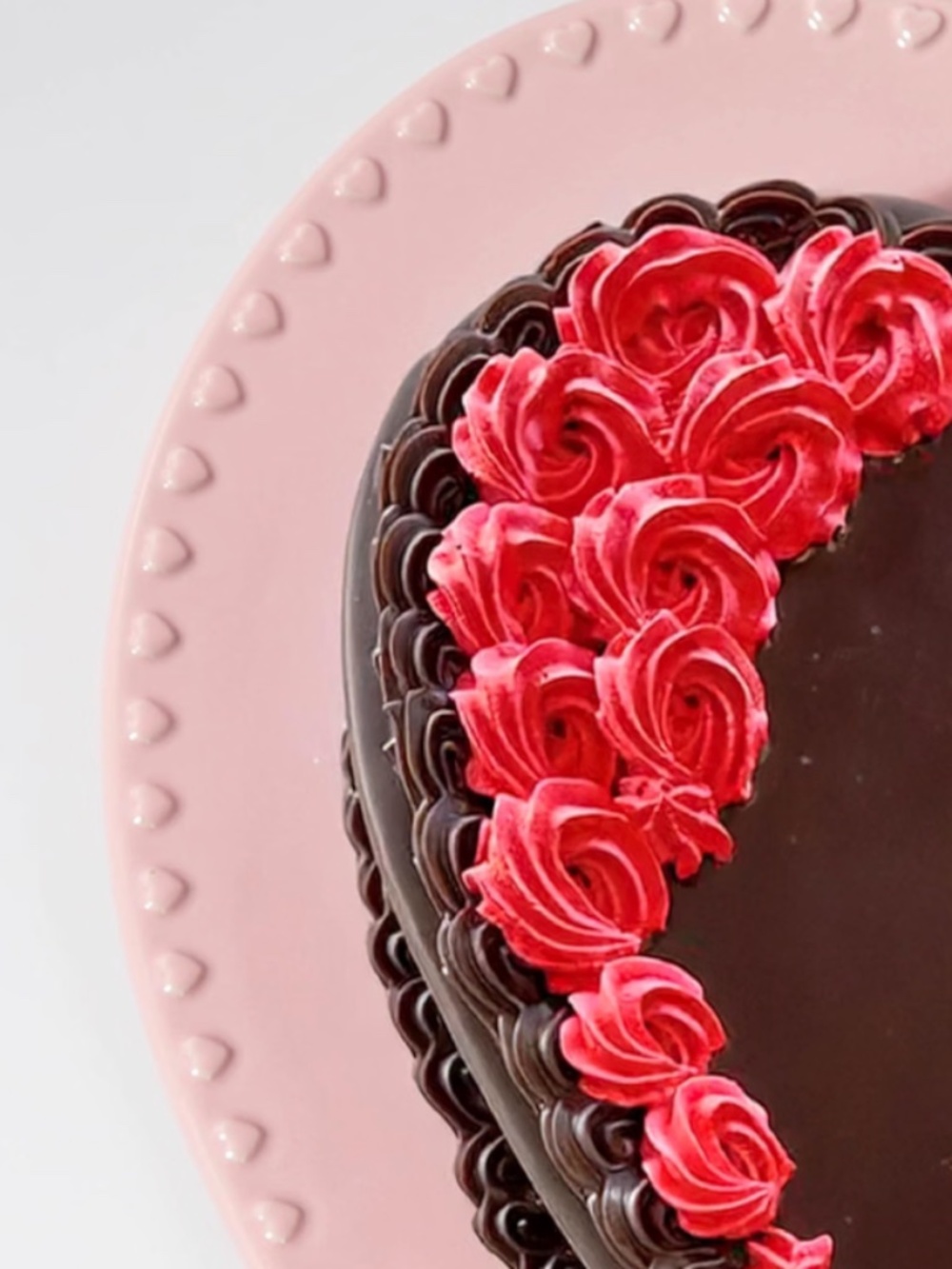 NIB Paris Hilton Ceramic Heart Cake Plate Serving Platter Pink 12"
